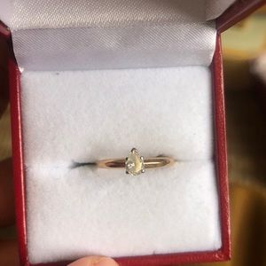 14k yellow gold pear diamond ring
